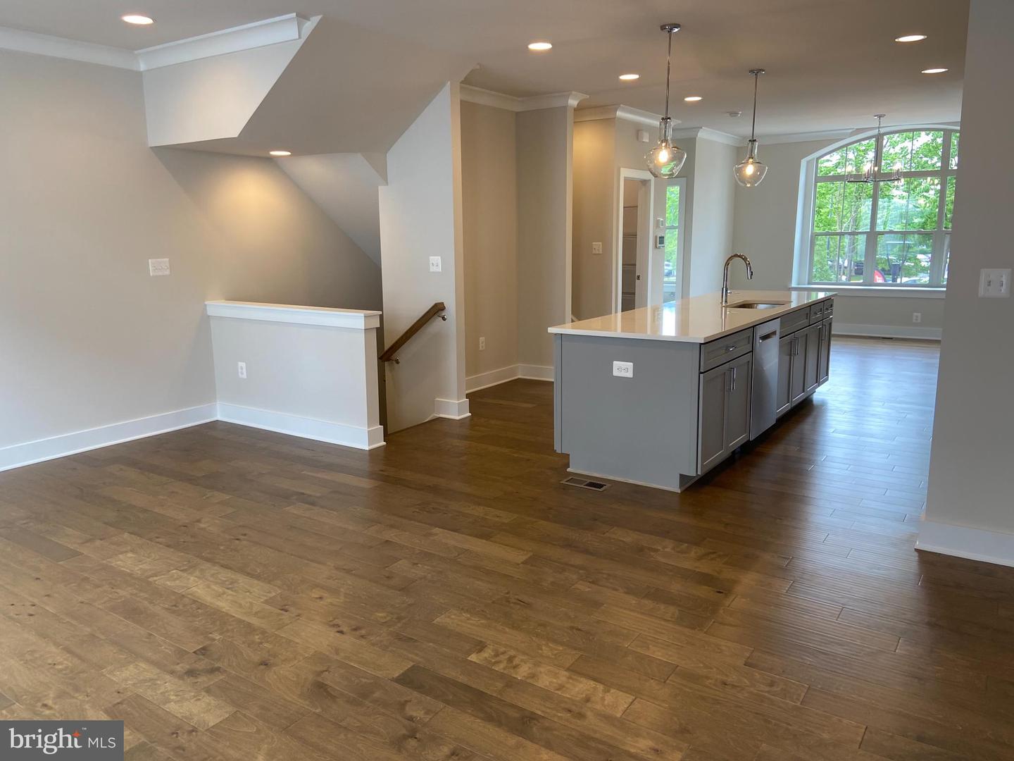 5118 RIDGEVIEW RETREAT DR, CHANTILLY, Virginia 20151, 3 Bedrooms Bedrooms, 7 Rooms Rooms,2 BathroomsBathrooms,Residential,For sale,5118 RIDGEVIEW RETREAT DR,VAFX2273016 MLS # VAFX2273016