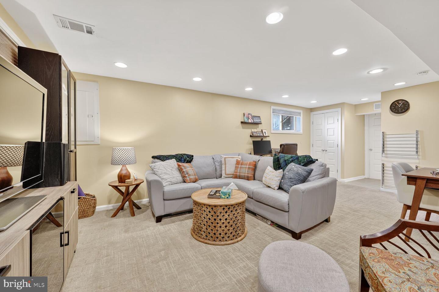 28 GARDEN DR, ALEXANDRIA, Virginia 22304, 3 Bedrooms Bedrooms, ,2 BathroomsBathrooms,Residential,For sale,28 GARDEN DR,VAAX2050586 MLS # VAAX2050586