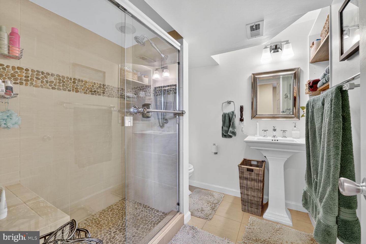 28 GARDEN DR, ALEXANDRIA, Virginia 22304, 3 Bedrooms Bedrooms, ,2 BathroomsBathrooms,Residential,For sale,28 GARDEN DR,VAAX2050586 MLS # VAAX2050586