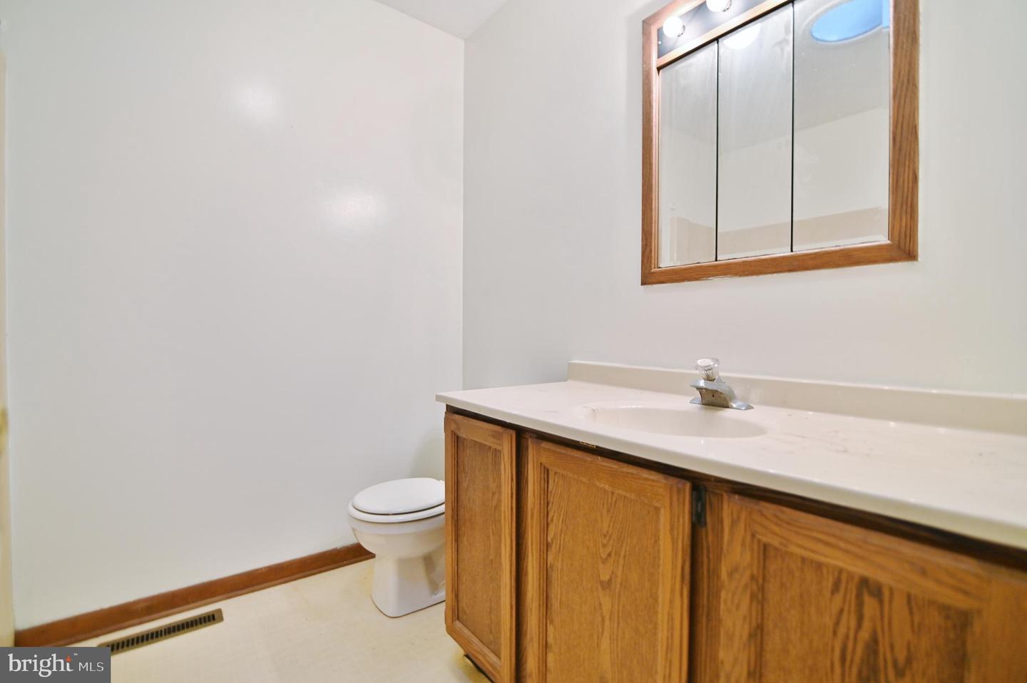 2784 RIDGE HOLLOW RD, EDINBURG, Virginia 22824, 5 Bedrooms Bedrooms, ,4 BathroomsBathrooms,Residential,For sale,2784 RIDGE HOLLOW RD,VASH2012724 MLS # VASH2012724