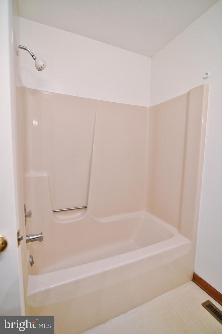 2784 RIDGE HOLLOW RD, EDINBURG, Virginia 22824, 5 Bedrooms Bedrooms, ,4 BathroomsBathrooms,Residential,For sale,2784 RIDGE HOLLOW RD,VASH2012724 MLS # VASH2012724