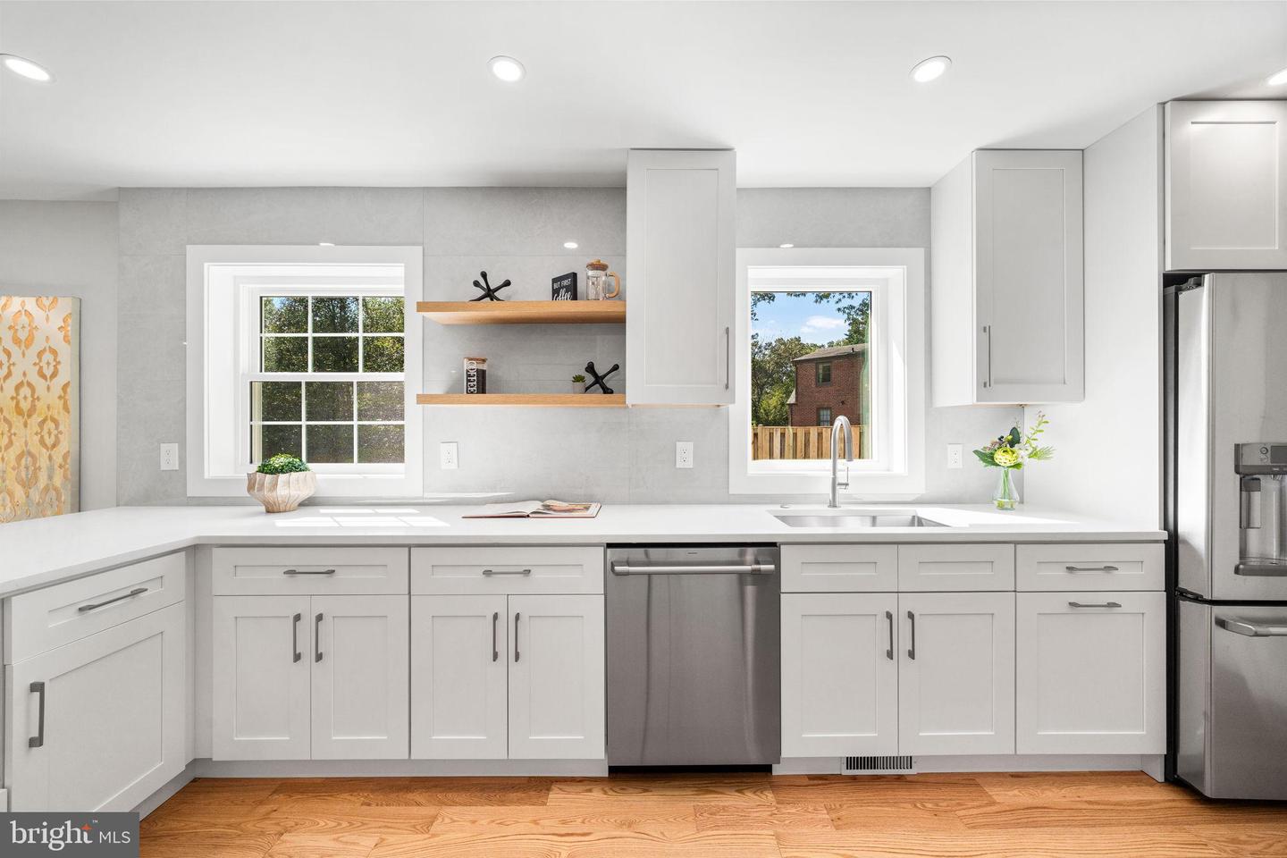 4122 17TH ST N, ARLINGTON, Virginia 22207, 5 Bedrooms Bedrooms, 9 Rooms Rooms,3 BathroomsBathrooms,Residential,For sale,4122 17TH ST N,VAAR2064630 MLS # VAAR2064630