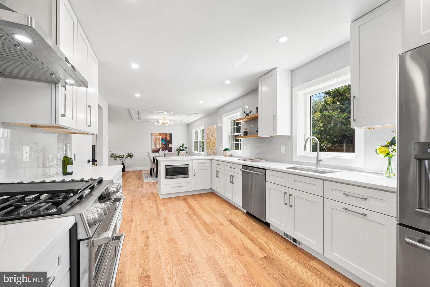 4122 17TH ST N, ARLINGTON, Virginia 22207, 5 Bedrooms Bedrooms, 9 Rooms Rooms,3 BathroomsBathrooms,Residential,For sale,4122 17TH ST N,VAAR2064630 MLS # VAAR2064630