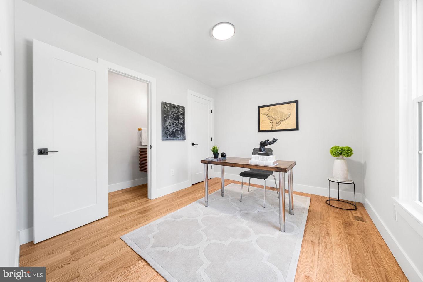 4122 17TH ST N, ARLINGTON, Virginia 22207, 5 Bedrooms Bedrooms, 9 Rooms Rooms,3 BathroomsBathrooms,Residential,For sale,4122 17TH ST N,VAAR2064630 MLS # VAAR2064630