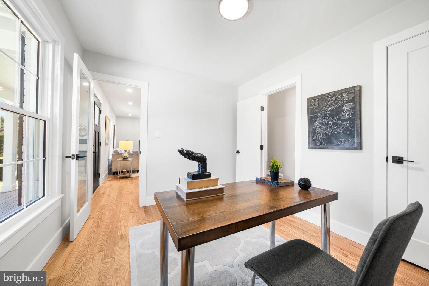 4122 17TH ST N, ARLINGTON, Virginia 22207, 5 Bedrooms Bedrooms, 9 Rooms Rooms,3 BathroomsBathrooms,Residential,For sale,4122 17TH ST N,VAAR2064630 MLS # VAAR2064630