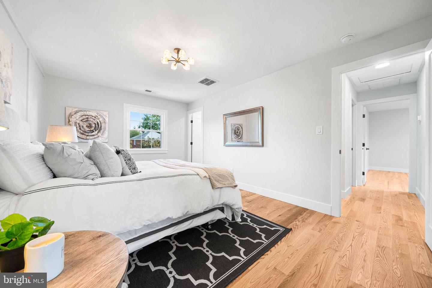 4122 17TH ST N, ARLINGTON, Virginia 22207, 5 Bedrooms Bedrooms, 9 Rooms Rooms,3 BathroomsBathrooms,Residential,For sale,4122 17TH ST N,VAAR2064630 MLS # VAAR2064630