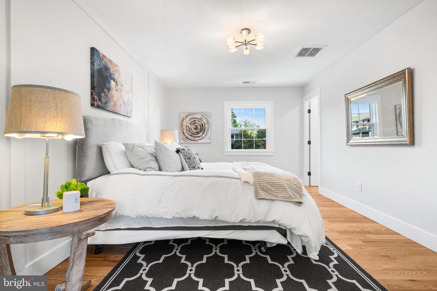 4122 17TH ST N, ARLINGTON, Virginia 22207, 5 Bedrooms Bedrooms, 9 Rooms Rooms,3 BathroomsBathrooms,Residential,For sale,4122 17TH ST N,VAAR2064630 MLS # VAAR2064630