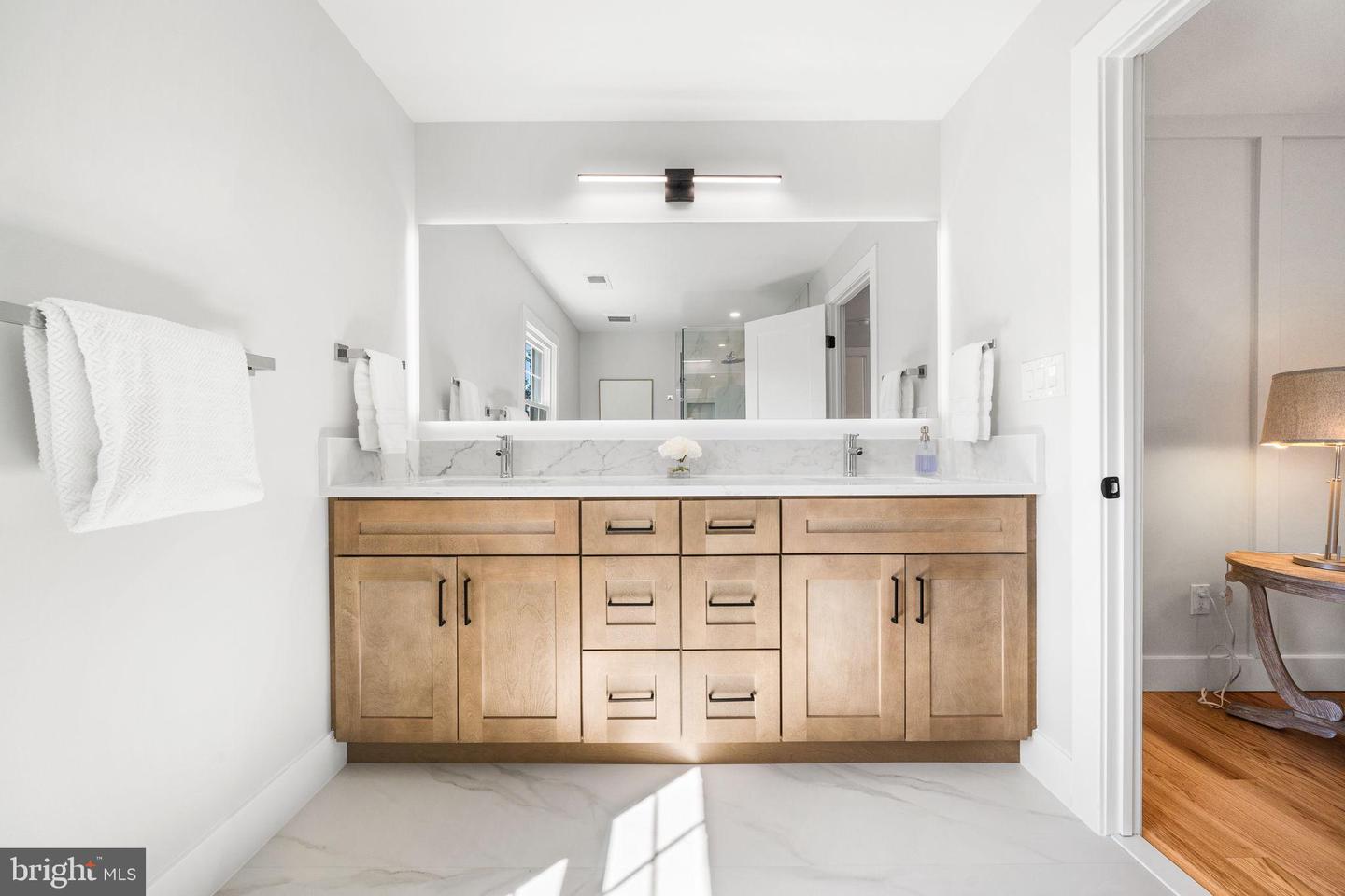 4122 17TH ST N, ARLINGTON, Virginia 22207, 5 Bedrooms Bedrooms, 9 Rooms Rooms,3 BathroomsBathrooms,Residential,For sale,4122 17TH ST N,VAAR2064630 MLS # VAAR2064630