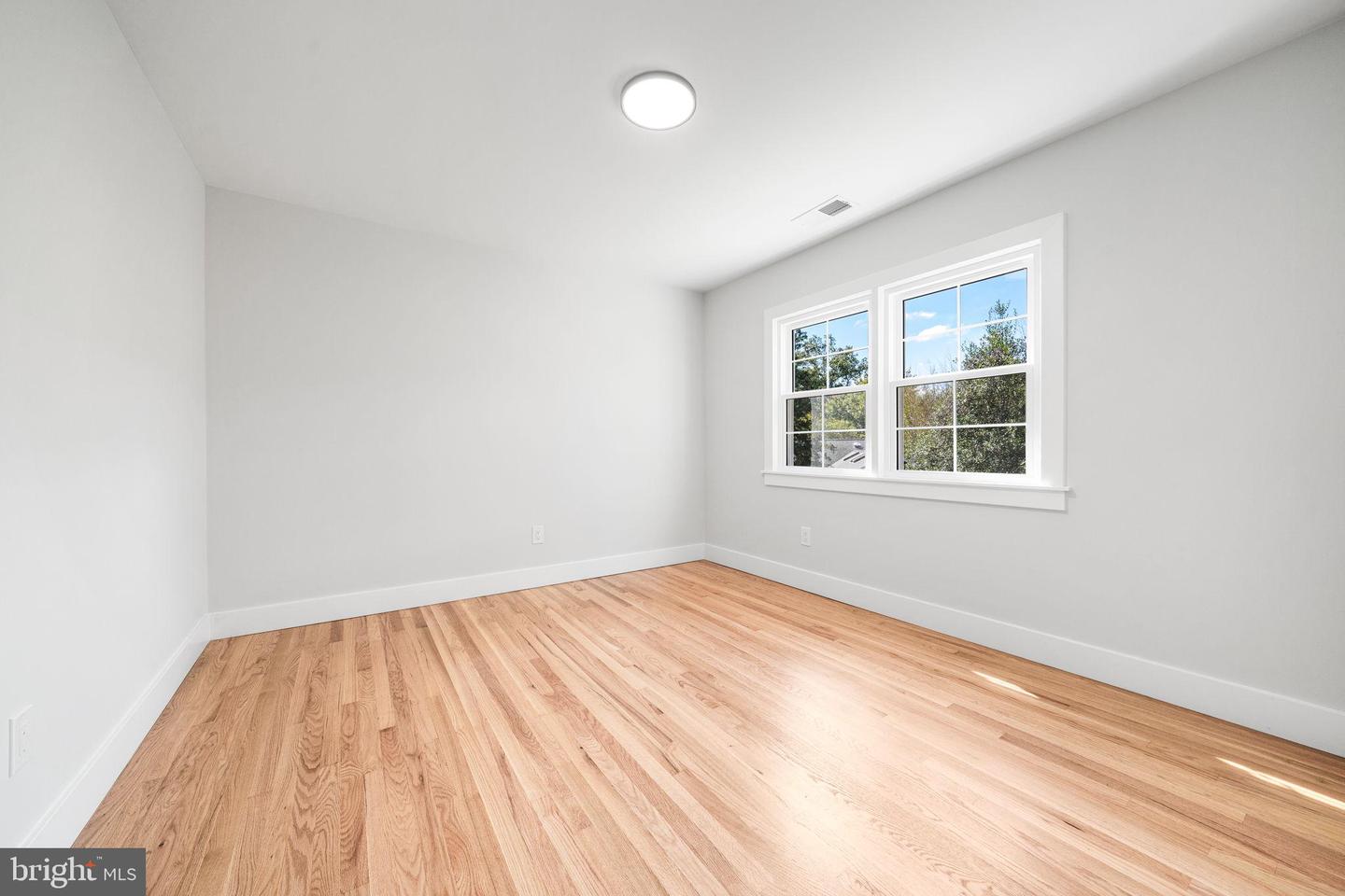 4122 17TH ST N, ARLINGTON, Virginia 22207, 5 Bedrooms Bedrooms, 9 Rooms Rooms,3 BathroomsBathrooms,Residential,For sale,4122 17TH ST N,VAAR2064630 MLS # VAAR2064630