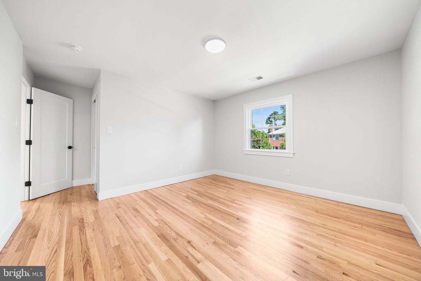 4122 17TH ST N, ARLINGTON, Virginia 22207, 5 Bedrooms Bedrooms, 9 Rooms Rooms,3 BathroomsBathrooms,Residential,For sale,4122 17TH ST N,VAAR2064630 MLS # VAAR2064630