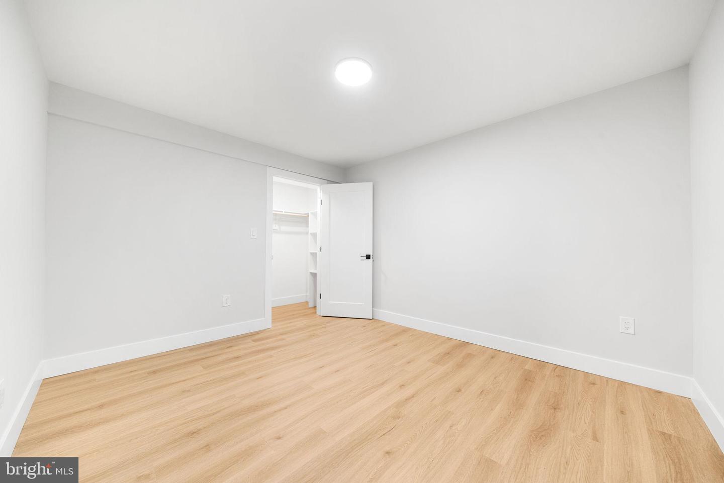 4122 17TH ST N, ARLINGTON, Virginia 22207, 5 Bedrooms Bedrooms, 9 Rooms Rooms,3 BathroomsBathrooms,Residential,For sale,4122 17TH ST N,VAAR2064630 MLS # VAAR2064630