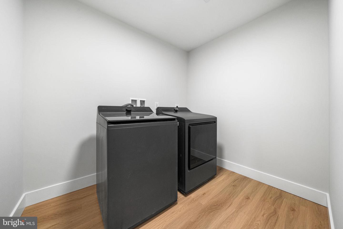 4122 17TH ST N, ARLINGTON, Virginia 22207, 5 Bedrooms Bedrooms, 9 Rooms Rooms,3 BathroomsBathrooms,Residential,For sale,4122 17TH ST N,VAAR2064630 MLS # VAAR2064630