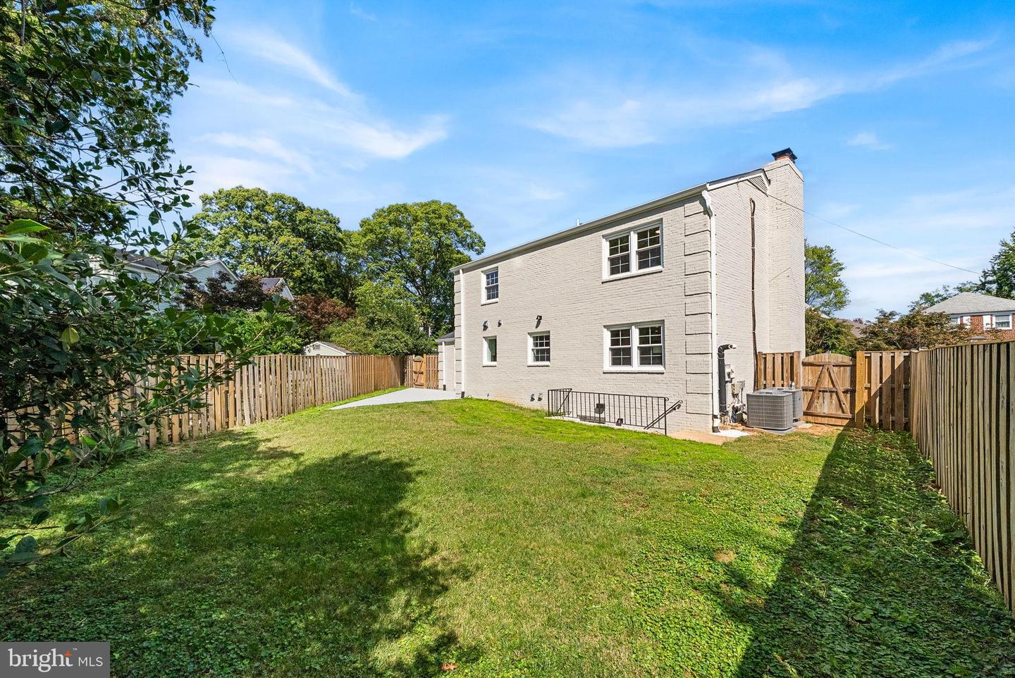 4122 17TH ST N, ARLINGTON, Virginia 22207, 5 Bedrooms Bedrooms, 9 Rooms Rooms,3 BathroomsBathrooms,Residential,For sale,4122 17TH ST N,VAAR2064630 MLS # VAAR2064630