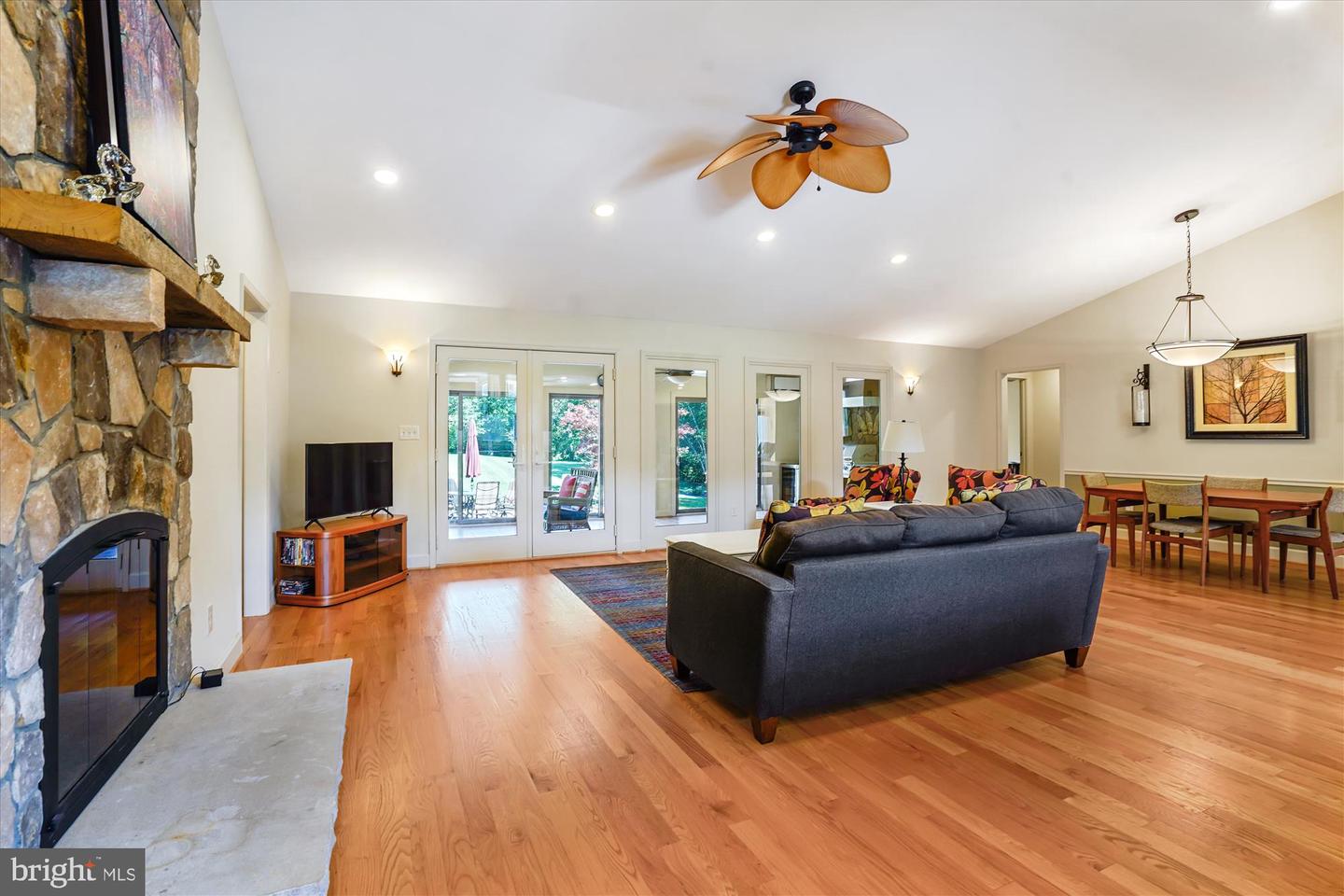 12328 BUNCHE RD, FAIRFAX, Virginia 22030, 4 Bedrooms Bedrooms, ,2 BathroomsBathrooms,Residential,For sale,12328 BUNCHE RD,VAFX2273104 MLS # VAFX2273104