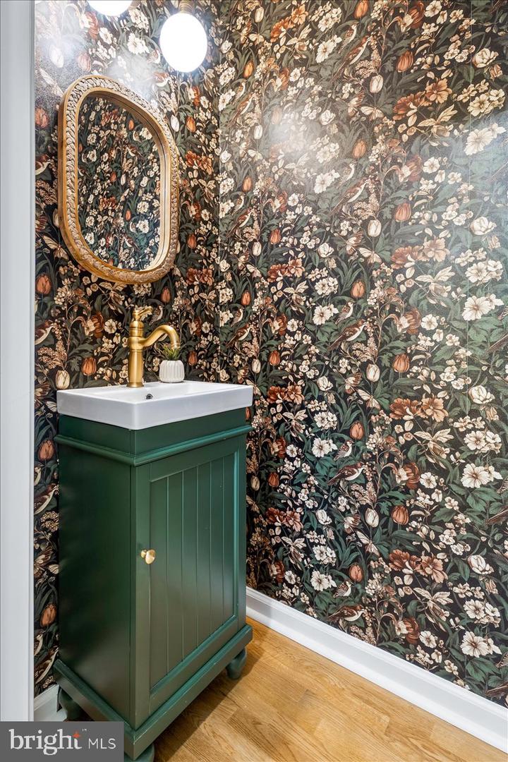 30 FARRAGUT PL NW, WASHINGTON, District Of Columbia 20011, 4 Bedrooms Bedrooms, ,3 BathroomsBathrooms,Residential,For sale,30 FARRAGUT PL NW,DCDC2225868 MLS # DCDC2225868