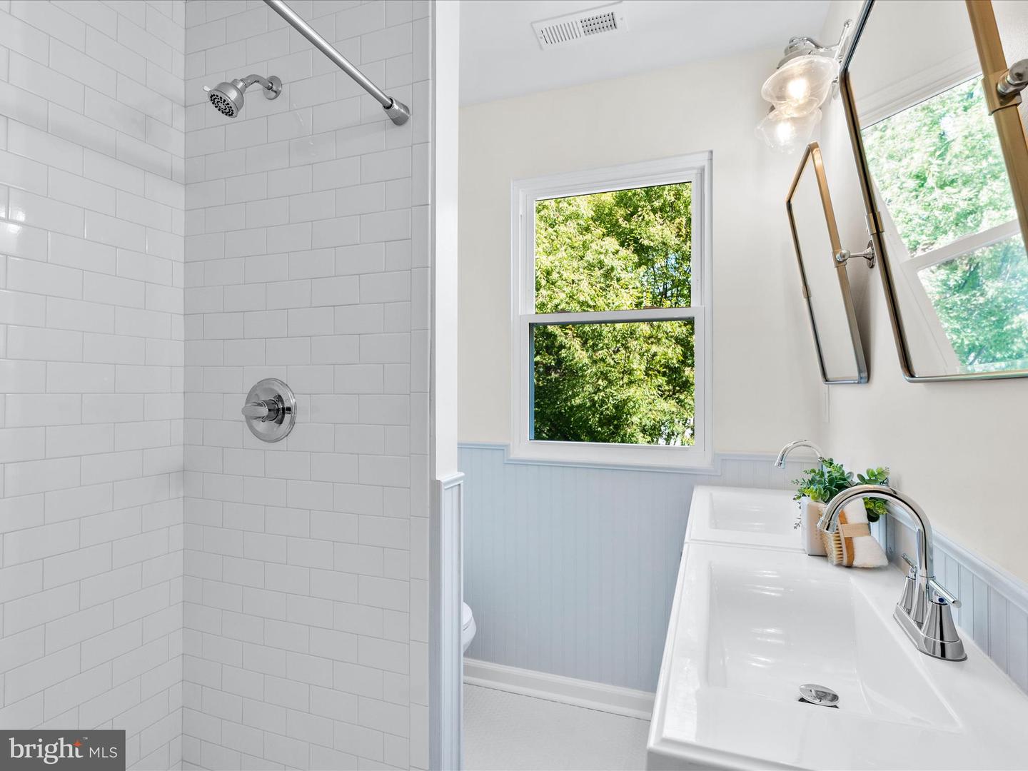 30 FARRAGUT PL NW, WASHINGTON, District Of Columbia 20011, 4 Bedrooms Bedrooms, ,3 BathroomsBathrooms,Residential,For sale,30 FARRAGUT PL NW,DCDC2225868 MLS # DCDC2225868