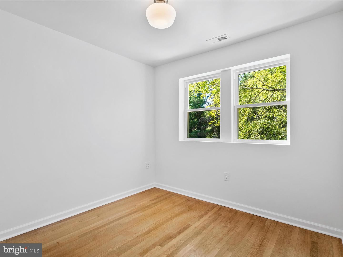 30 FARRAGUT PL NW, WASHINGTON, District Of Columbia 20011, 4 Bedrooms Bedrooms, ,3 BathroomsBathrooms,Residential,For sale,30 FARRAGUT PL NW,DCDC2225868 MLS # DCDC2225868
