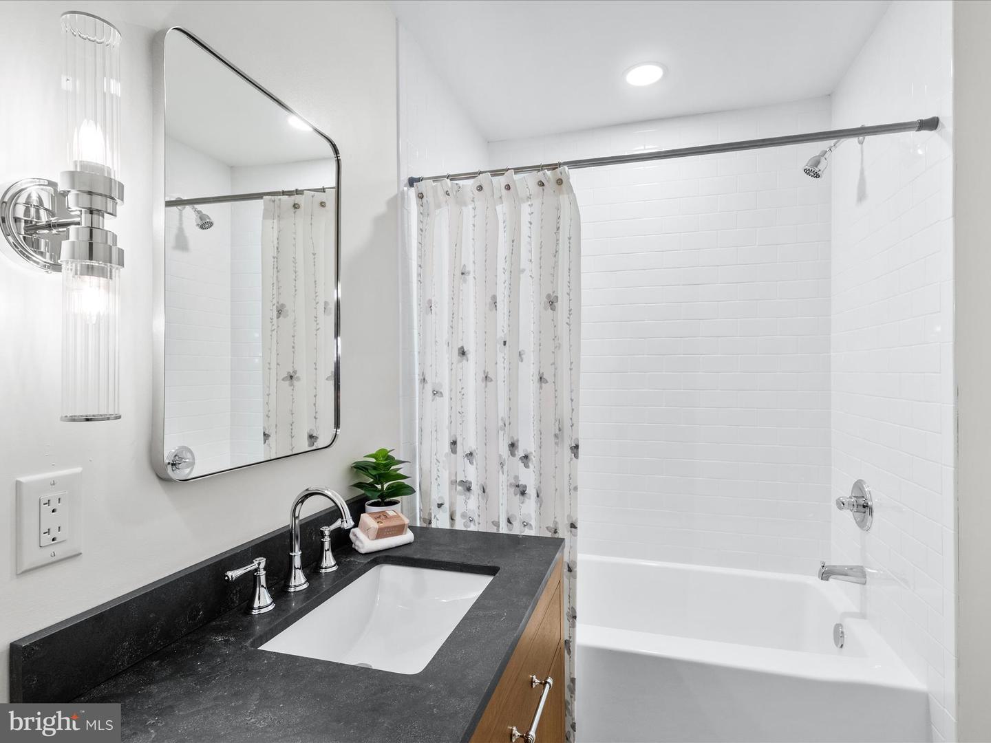 30 FARRAGUT PL NW, WASHINGTON, District Of Columbia 20011, 4 Bedrooms Bedrooms, ,3 BathroomsBathrooms,Residential,For sale,30 FARRAGUT PL NW,DCDC2225868 MLS # DCDC2225868