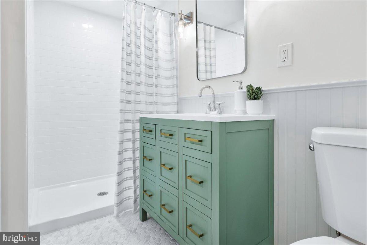 30 FARRAGUT PL NW, WASHINGTON, District Of Columbia 20011, 4 Bedrooms Bedrooms, ,3 BathroomsBathrooms,Residential,For sale,30 FARRAGUT PL NW,DCDC2225868 MLS # DCDC2225868