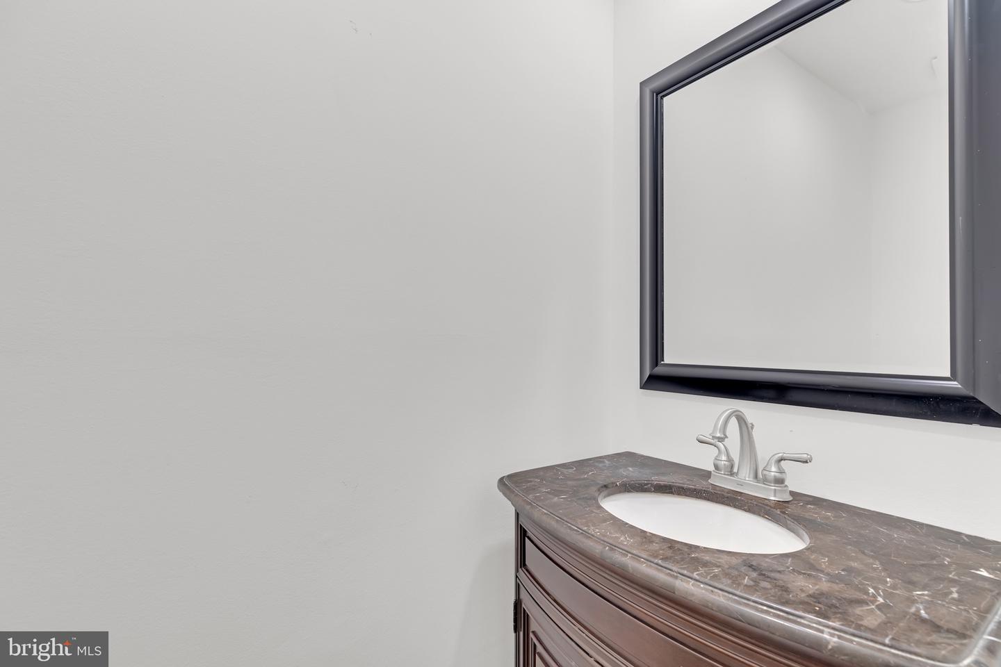 8108 SQUIRREL RUN RD, SPRINGFIELD, Virginia 22152, 3 Bedrooms Bedrooms, ,3 BathroomsBathrooms,Residential,For sale,8108 SQUIRREL RUN RD,VAFX2273172 MLS # VAFX2273172