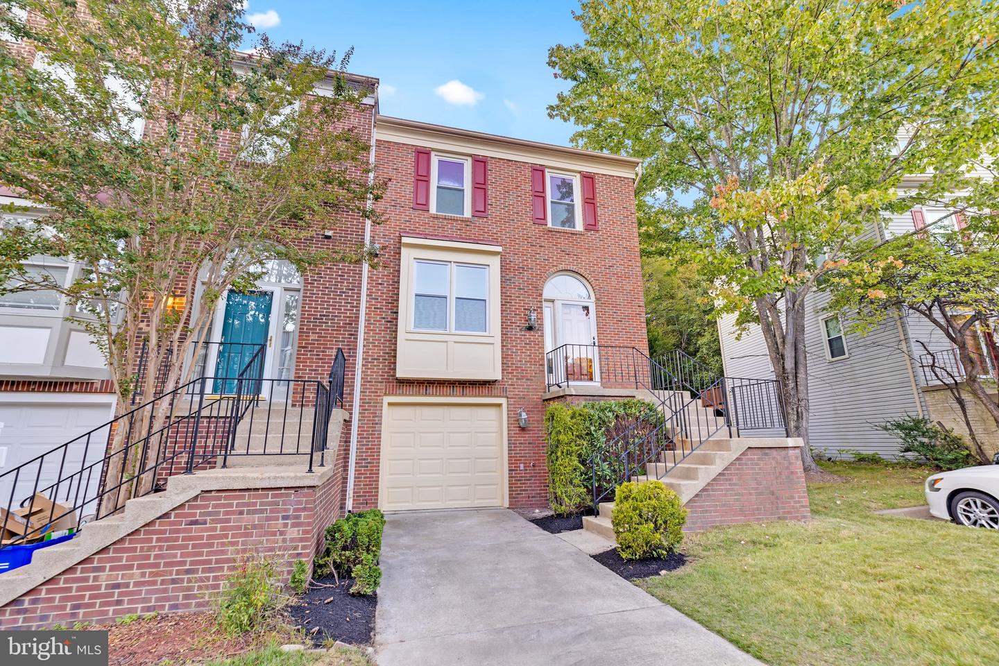 8108 SQUIRREL RUN RD, SPRINGFIELD, Virginia 22152, 3 Bedrooms Bedrooms, ,3 BathroomsBathrooms,Residential,For sale,8108 SQUIRREL RUN RD,VAFX2273172 MLS # VAFX2273172
