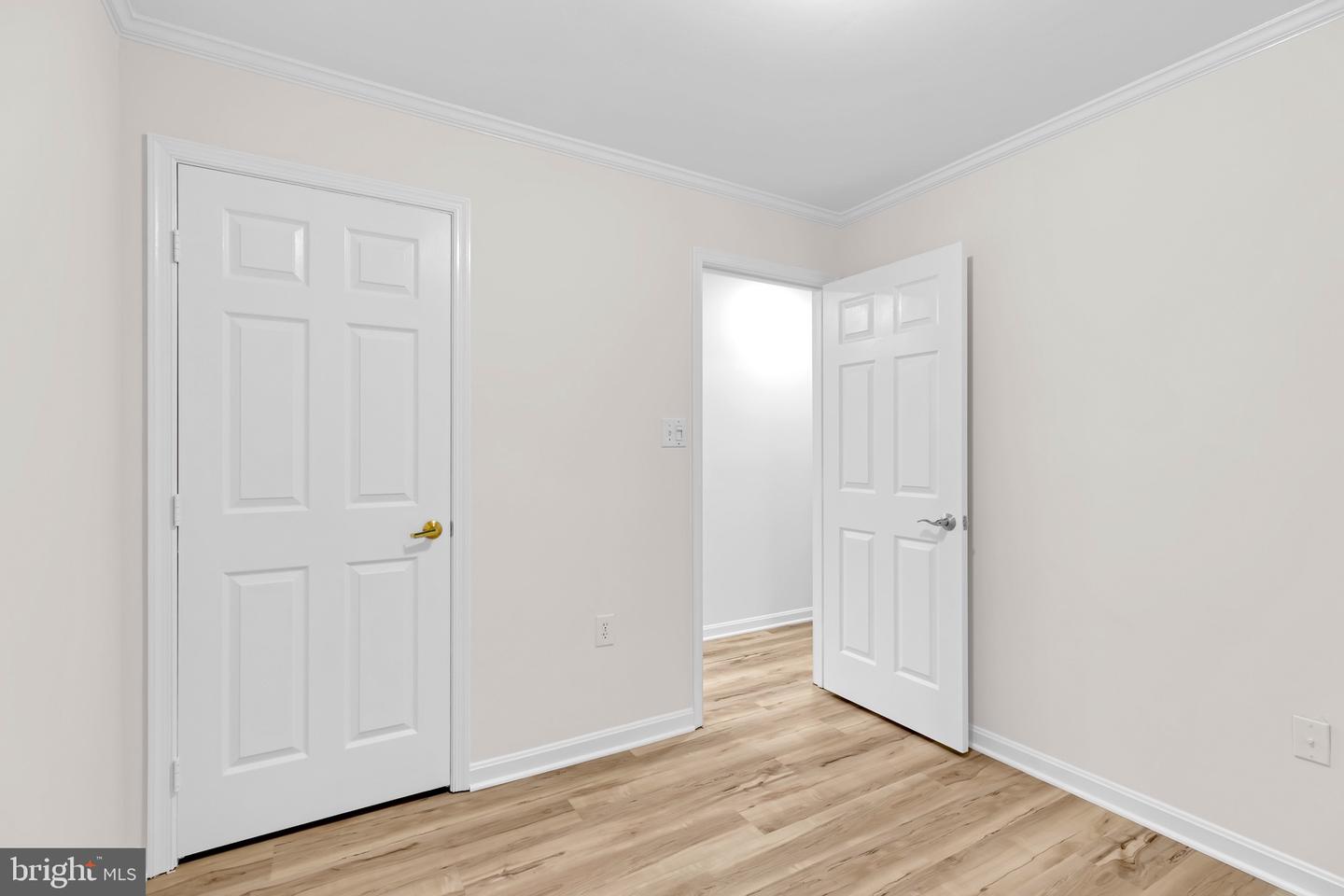 8108 SQUIRREL RUN RD, SPRINGFIELD, Virginia 22152, 3 Bedrooms Bedrooms, ,3 BathroomsBathrooms,Residential,For sale,8108 SQUIRREL RUN RD,VAFX2273172 MLS # VAFX2273172