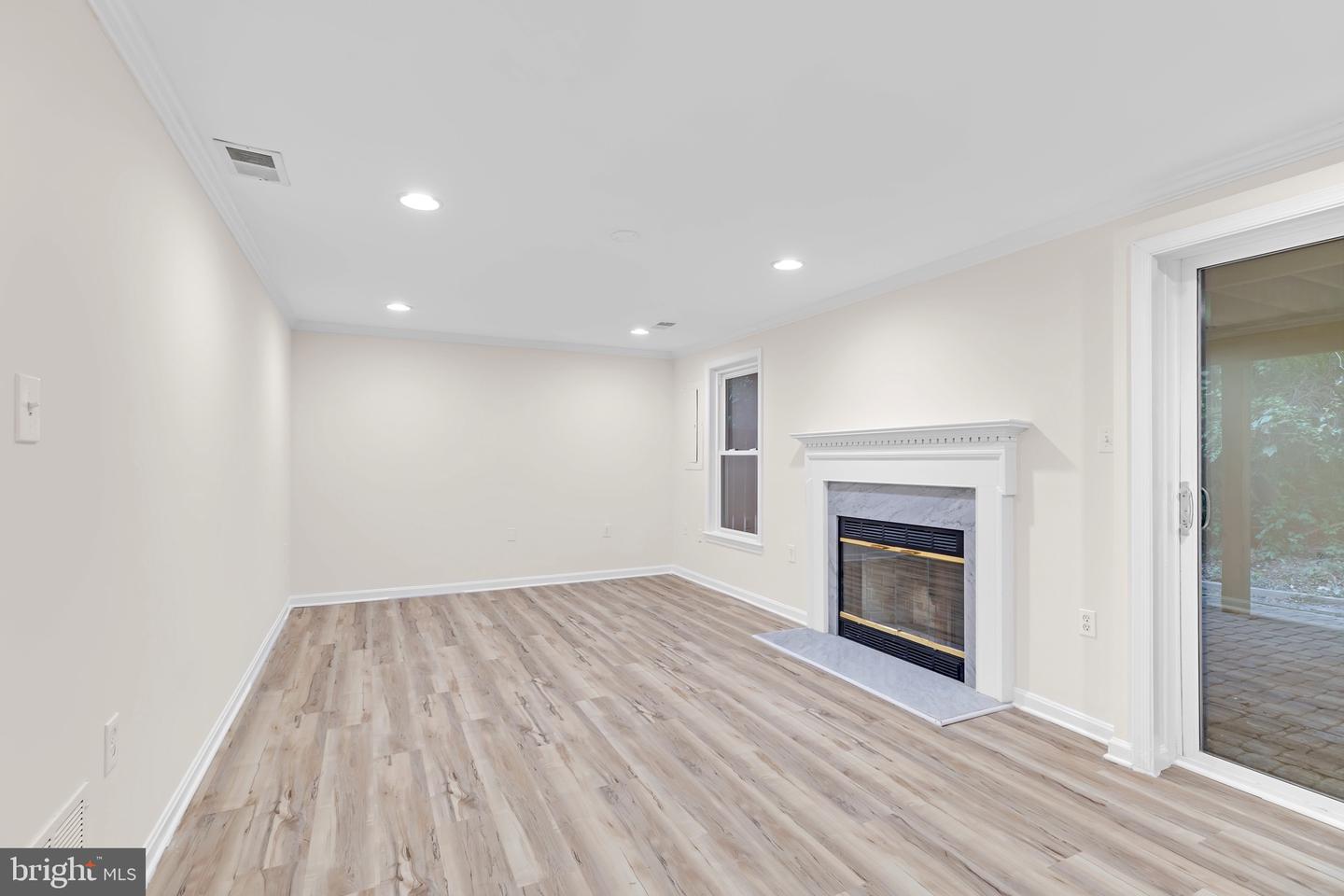 8108 SQUIRREL RUN RD, SPRINGFIELD, Virginia 22152, 3 Bedrooms Bedrooms, ,3 BathroomsBathrooms,Residential,For sale,8108 SQUIRREL RUN RD,VAFX2273172 MLS # VAFX2273172