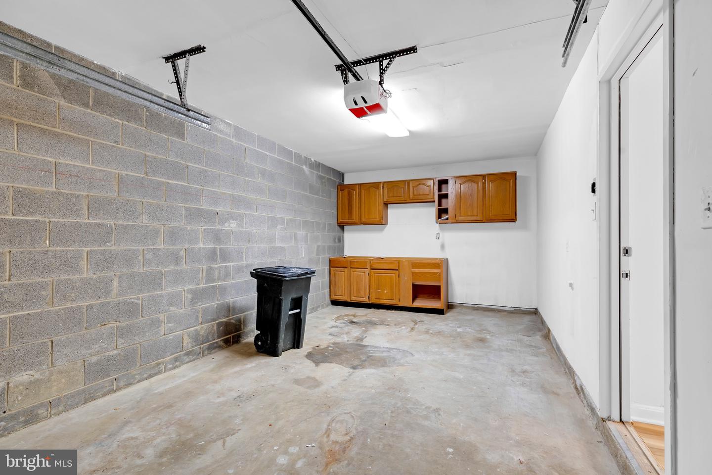 8108 SQUIRREL RUN RD, SPRINGFIELD, Virginia 22152, 3 Bedrooms Bedrooms, ,3 BathroomsBathrooms,Residential,For sale,8108 SQUIRREL RUN RD,VAFX2273172 MLS # VAFX2273172