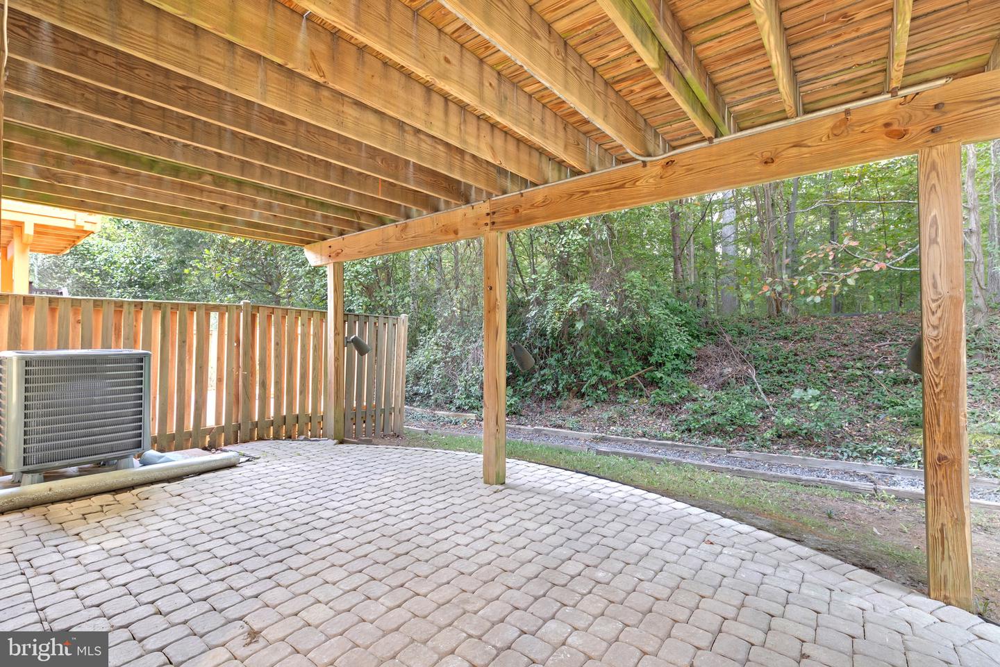 8108 SQUIRREL RUN RD, SPRINGFIELD, Virginia 22152, 3 Bedrooms Bedrooms, ,3 BathroomsBathrooms,Residential,For sale,8108 SQUIRREL RUN RD,VAFX2273172 MLS # VAFX2273172
