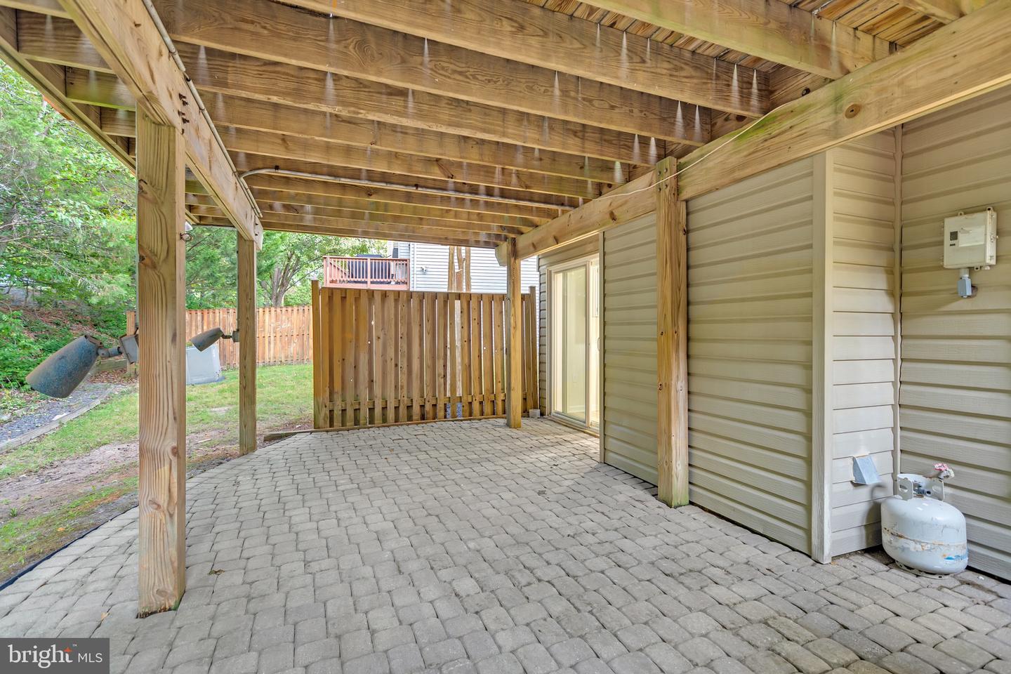 8108 SQUIRREL RUN RD, SPRINGFIELD, Virginia 22152, 3 Bedrooms Bedrooms, ,3 BathroomsBathrooms,Residential,For sale,8108 SQUIRREL RUN RD,VAFX2273172 MLS # VAFX2273172