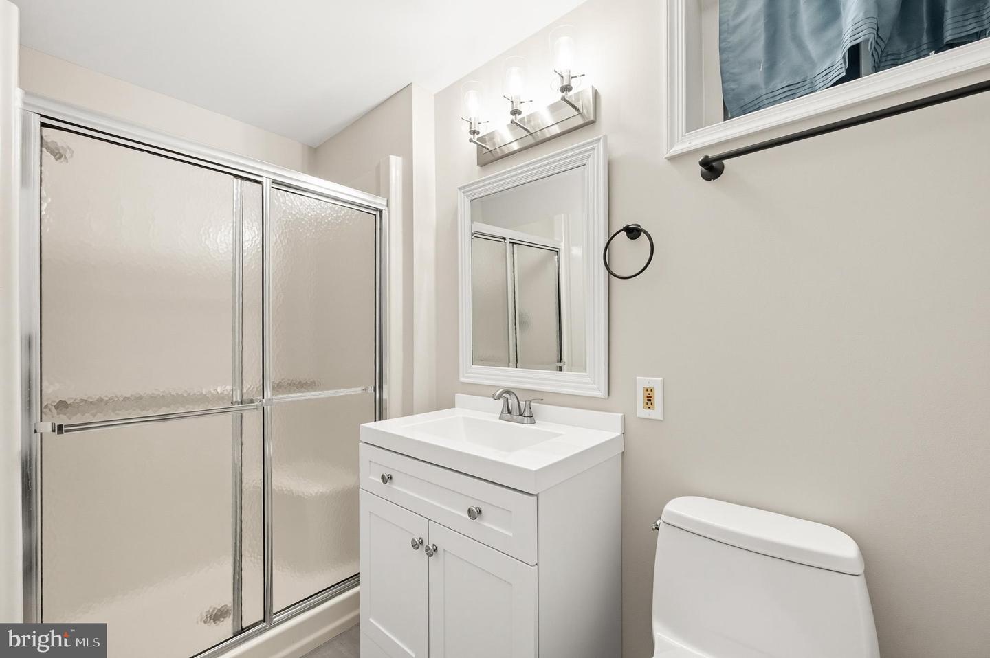 2352 CEDAR LN, VIENNA, Virginia 22182, 4 Bedrooms Bedrooms, ,3 BathroomsBathrooms,Residential,For sale,2352 CEDAR LN,VAFX2273198 MLS # VAFX2273198