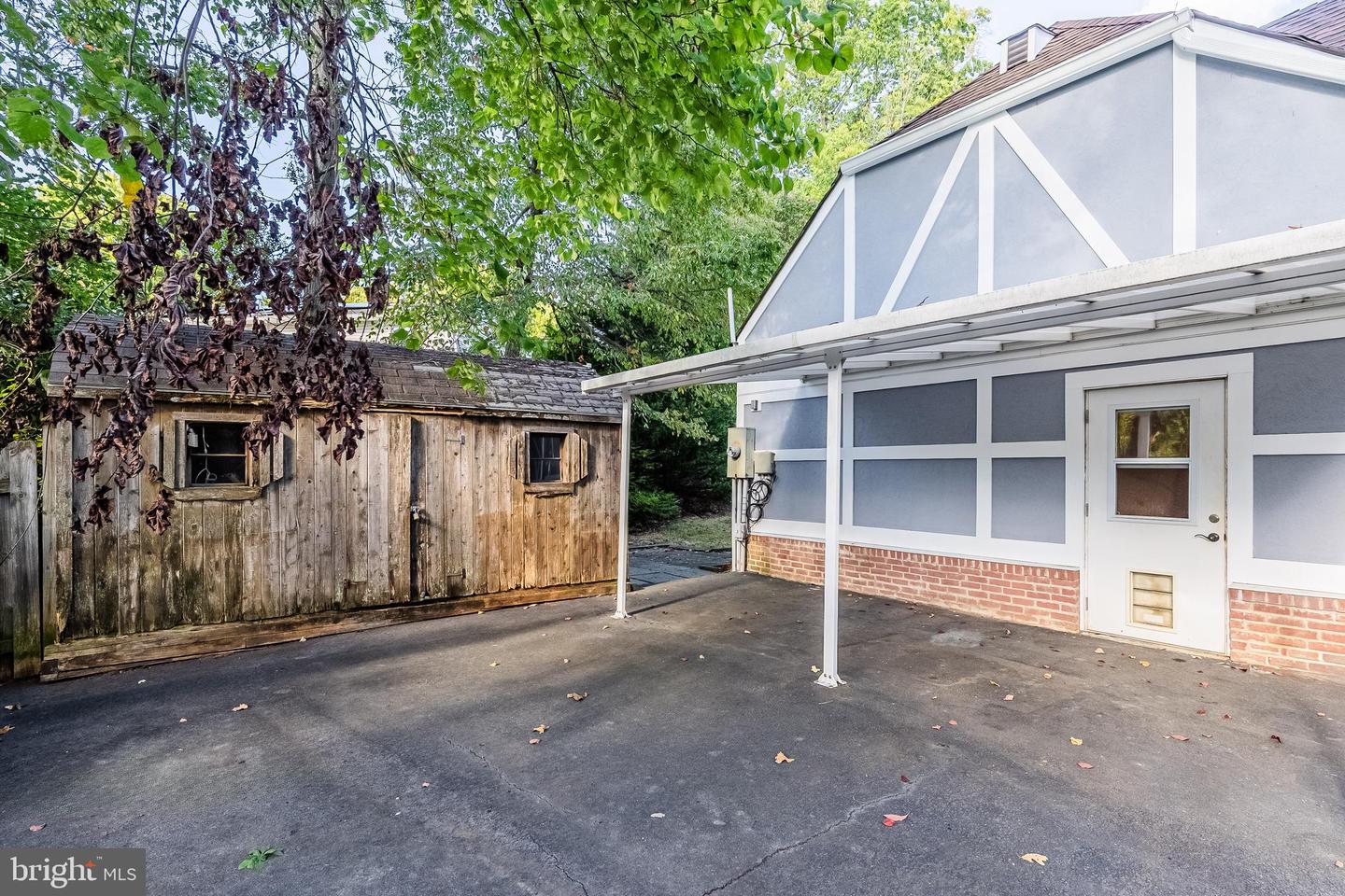 2352 CEDAR LN, VIENNA, Virginia 22182, 4 Bedrooms Bedrooms, ,3 BathroomsBathrooms,Residential,For sale,2352 CEDAR LN,VAFX2273198 MLS # VAFX2273198