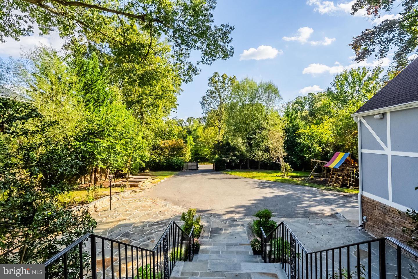 2352 CEDAR LN, VIENNA, Virginia 22182, 4 Bedrooms Bedrooms, ,3 BathroomsBathrooms,Residential,For sale,2352 CEDAR LN,VAFX2273198 MLS # VAFX2273198