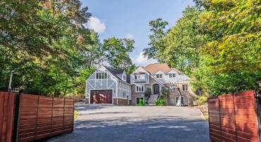 2352 CEDAR LN, VIENNA, Virginia 22182, 4 Bedrooms Bedrooms, ,3 BathroomsBathrooms,Residential,For sale,2352 CEDAR LN,VAFX2273198 MLS # VAFX2273198