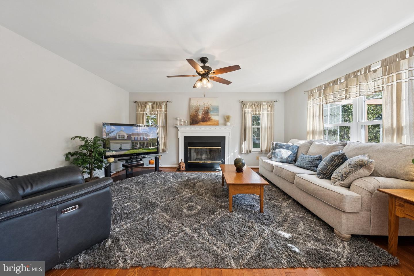 9579 MANASSAS FORGE DR, MANASSAS, Virginia 20111, 5 Bedrooms Bedrooms, ,3 BathroomsBathrooms,Residential,For sale,9579 MANASSAS FORGE DR,VAPW2105648 MLS # VAPW2105648