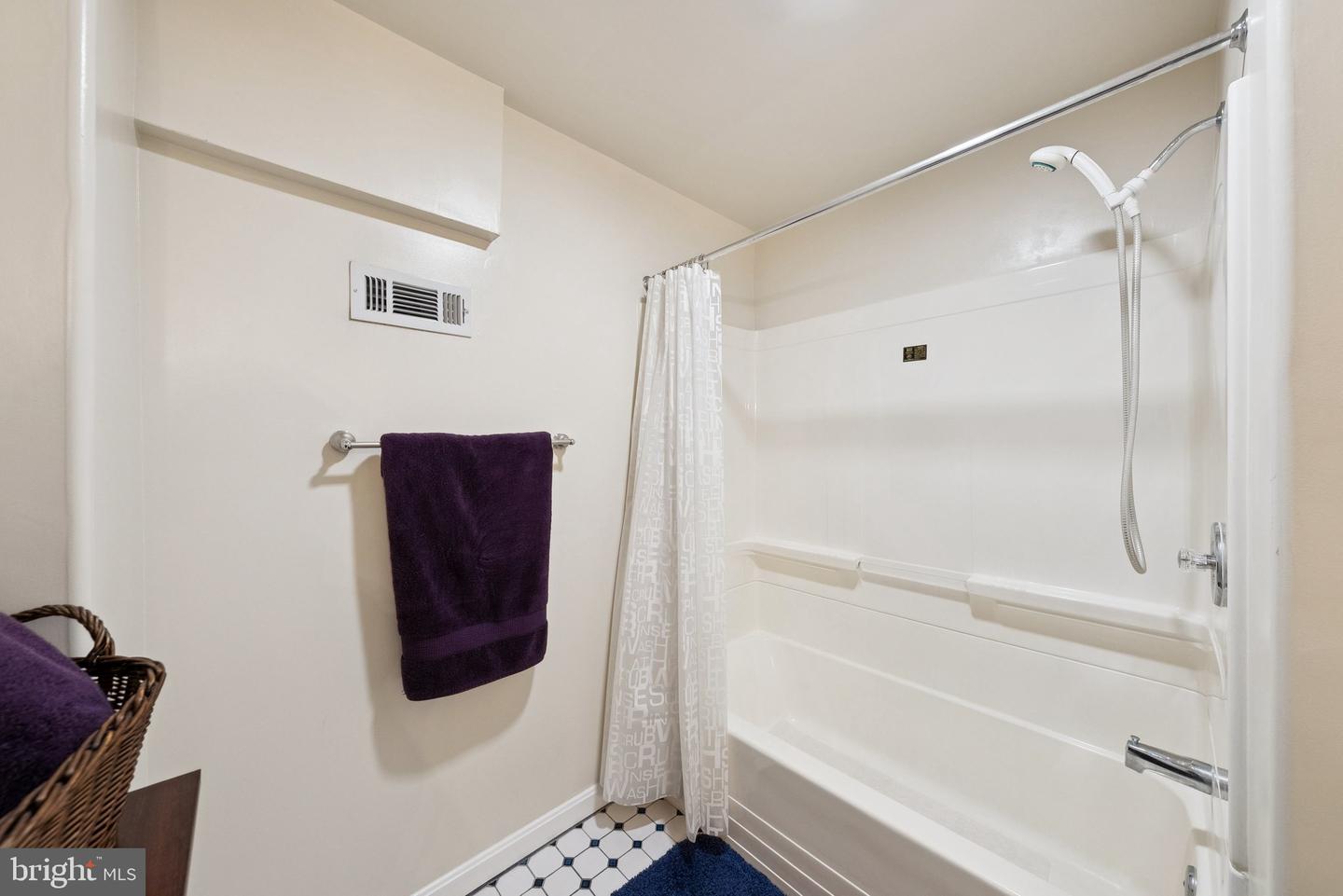 9579 MANASSAS FORGE DR, MANASSAS, Virginia 20111, 5 Bedrooms Bedrooms, ,3 BathroomsBathrooms,Residential,For sale,9579 MANASSAS FORGE DR,VAPW2105648 MLS # VAPW2105648