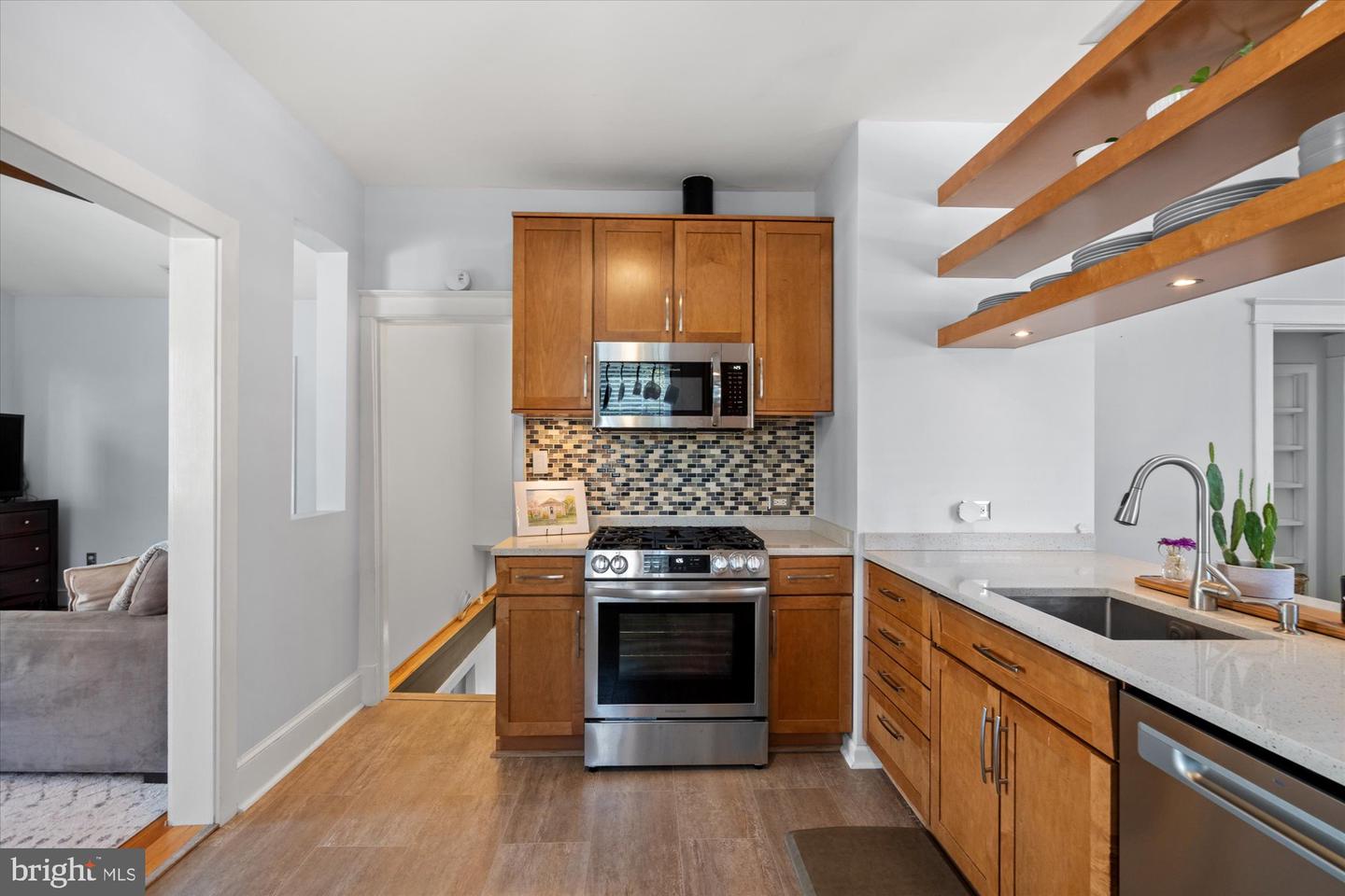 100 E CUSTIS AVE, ALEXANDRIA, Virginia 22301, 2 Bedrooms Bedrooms, ,2 BathroomsBathrooms,Residential,For sale,100 E CUSTIS AVE,VAAX2050664 MLS # VAAX2050664