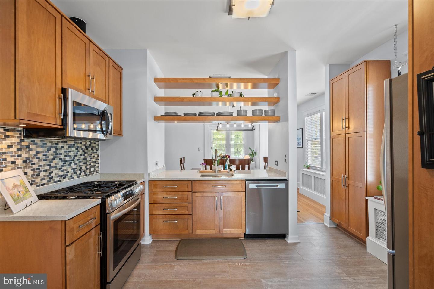 100 E CUSTIS AVE, ALEXANDRIA, Virginia 22301, 2 Bedrooms Bedrooms, ,2 BathroomsBathrooms,Residential,For sale,100 E CUSTIS AVE,VAAX2050664 MLS # VAAX2050664