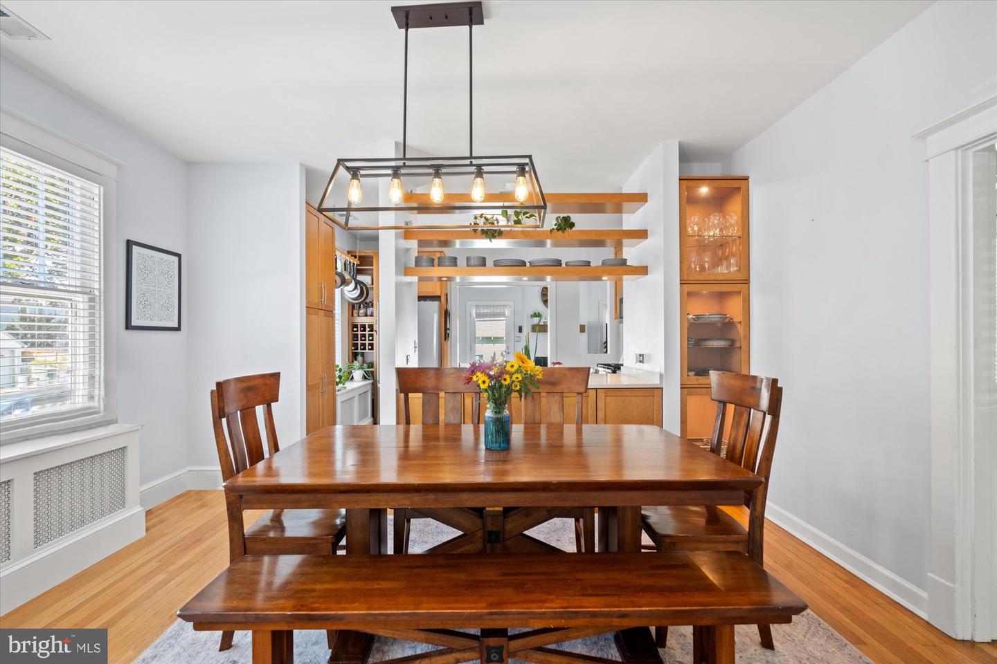 100 E CUSTIS AVE, ALEXANDRIA, Virginia 22301, 2 Bedrooms Bedrooms, ,2 BathroomsBathrooms,Residential,For sale,100 E CUSTIS AVE,VAAX2050664 MLS # VAAX2050664