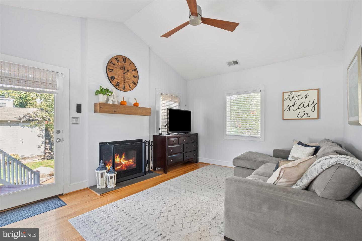100 E CUSTIS AVE, ALEXANDRIA, Virginia 22301, 2 Bedrooms Bedrooms, ,2 BathroomsBathrooms,Residential,For sale,100 E CUSTIS AVE,VAAX2050664 MLS # VAAX2050664