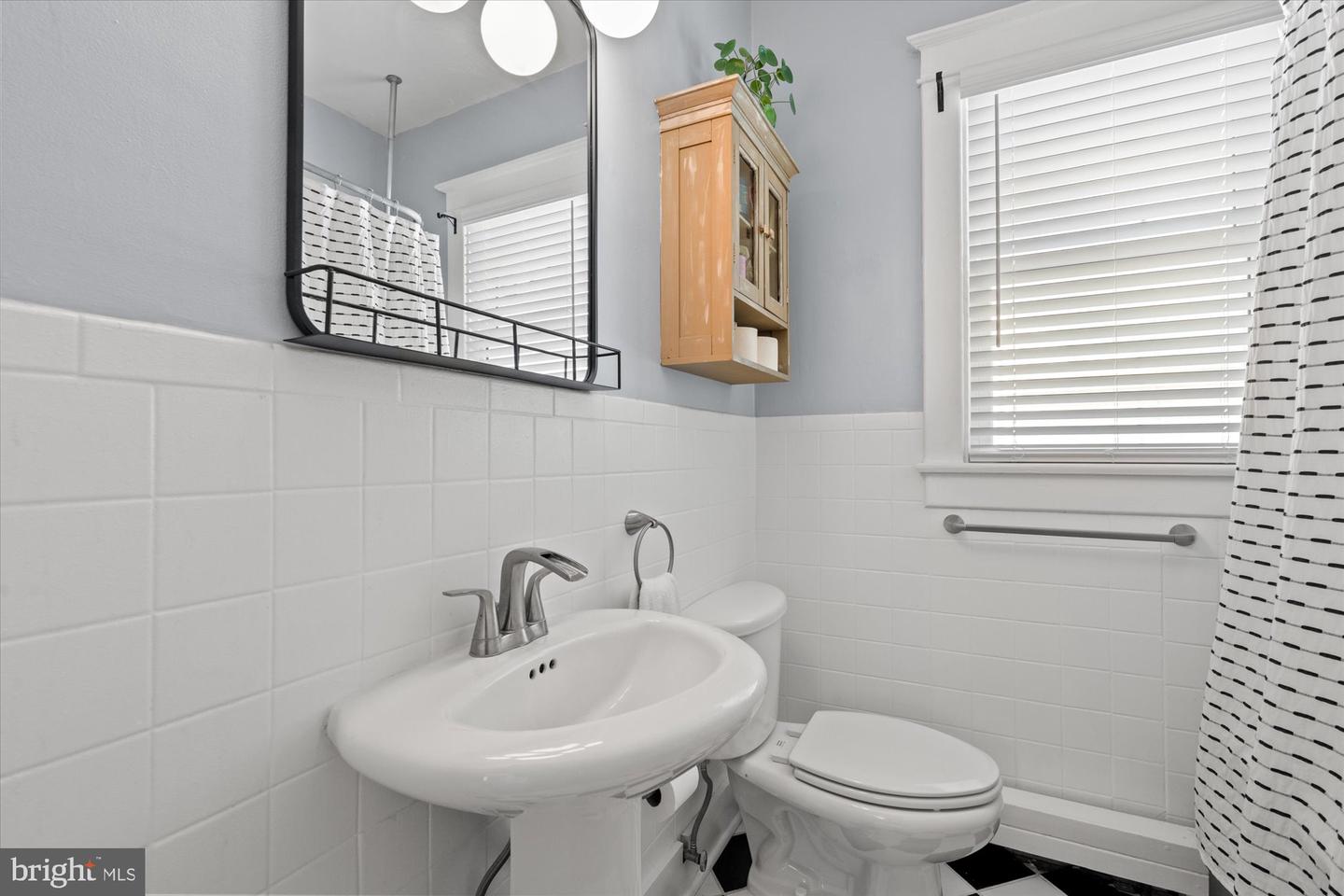 100 E CUSTIS AVE, ALEXANDRIA, Virginia 22301, 2 Bedrooms Bedrooms, ,2 BathroomsBathrooms,Residential,For sale,100 E CUSTIS AVE,VAAX2050664 MLS # VAAX2050664