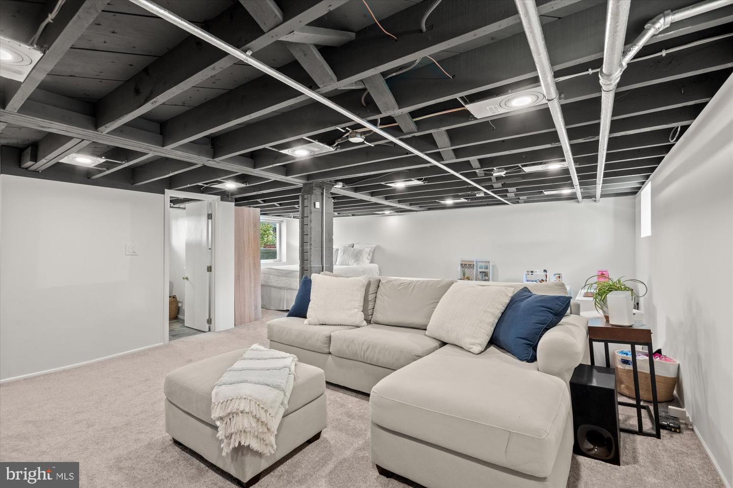 100 E CUSTIS AVE, ALEXANDRIA, Virginia 22301, 2 Bedrooms Bedrooms, ,2 BathroomsBathrooms,Residential,For sale,100 E CUSTIS AVE,VAAX2050664 MLS # VAAX2050664