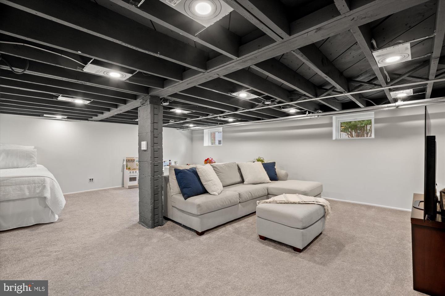 100 E CUSTIS AVE, ALEXANDRIA, Virginia 22301, 2 Bedrooms Bedrooms, ,2 BathroomsBathrooms,Residential,For sale,100 E CUSTIS AVE,VAAX2050664 MLS # VAAX2050664