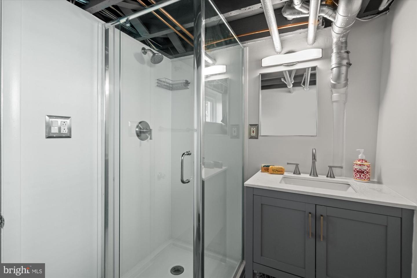 100 E CUSTIS AVE, ALEXANDRIA, Virginia 22301, 2 Bedrooms Bedrooms, ,2 BathroomsBathrooms,Residential,For sale,100 E CUSTIS AVE,VAAX2050664 MLS # VAAX2050664
