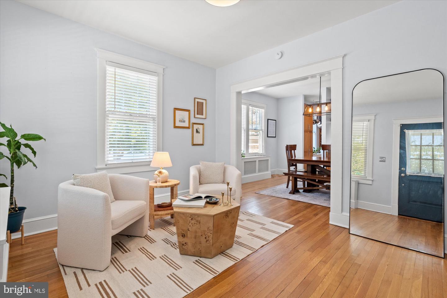 100 E CUSTIS AVE, ALEXANDRIA, Virginia 22301, 2 Bedrooms Bedrooms, ,2 BathroomsBathrooms,Residential,For sale,100 E CUSTIS AVE,VAAX2050664 MLS # VAAX2050664