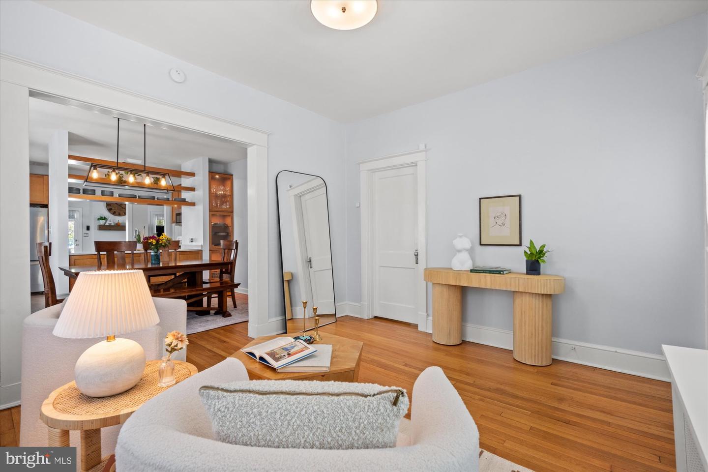 100 E CUSTIS AVE, ALEXANDRIA, Virginia 22301, 2 Bedrooms Bedrooms, ,2 BathroomsBathrooms,Residential,For sale,100 E CUSTIS AVE,VAAX2050664 MLS # VAAX2050664