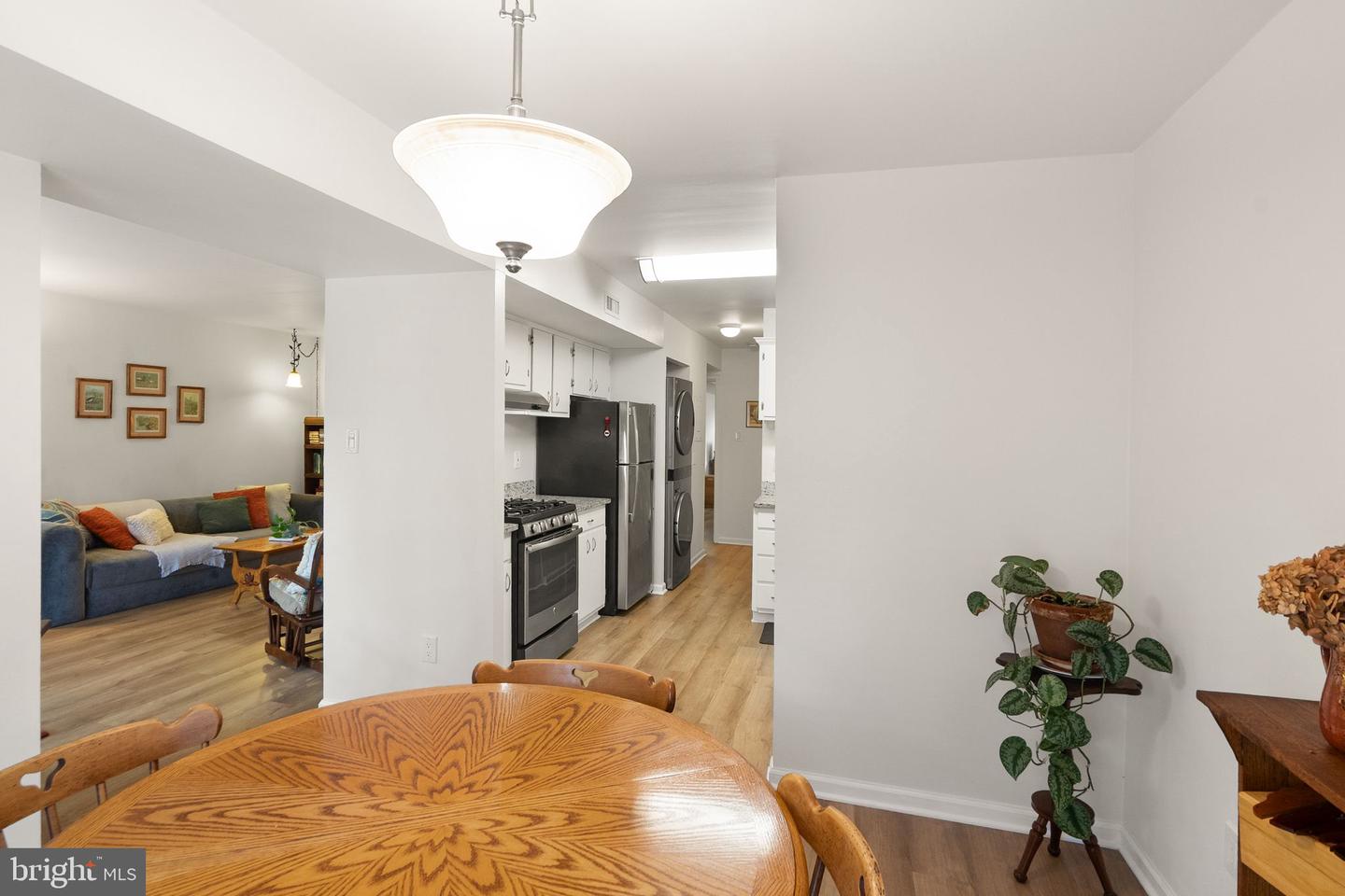 2042 ROYAL FERN CT #1B, RESTON, Virginia 20191, 2 Bedrooms Bedrooms, ,1 BathroomBathrooms,Residential,For sale,2042 ROYAL FERN CT #1B,VAFX2273432 MLS # VAFX2273432