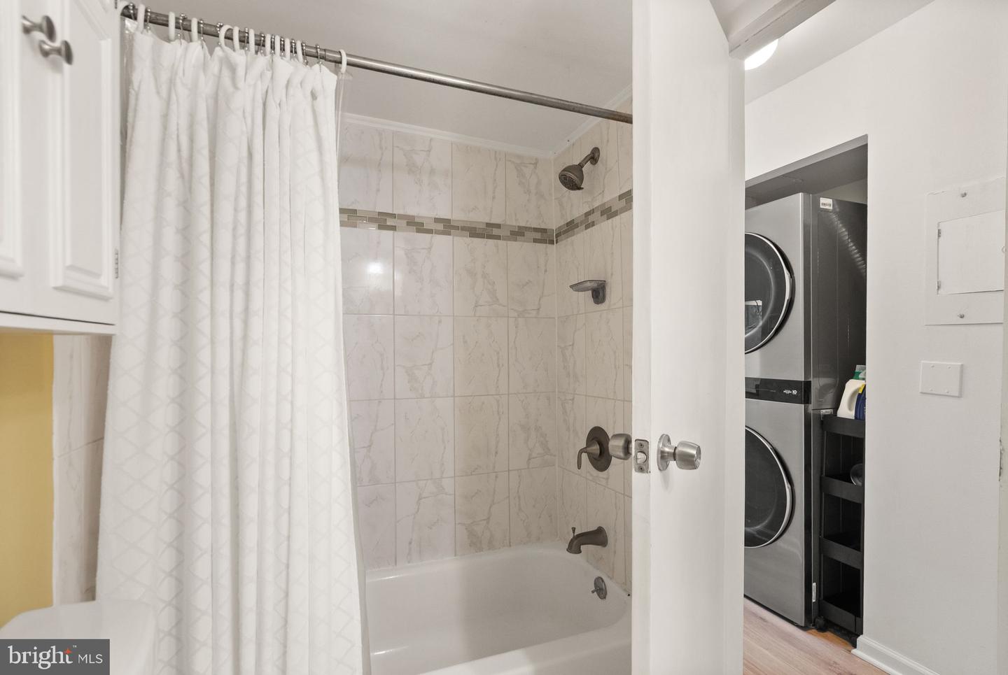 2042 ROYAL FERN CT #1B, RESTON, Virginia 20191, 2 Bedrooms Bedrooms, ,1 BathroomBathrooms,Residential,For sale,2042 ROYAL FERN CT #1B,VAFX2273432 MLS # VAFX2273432