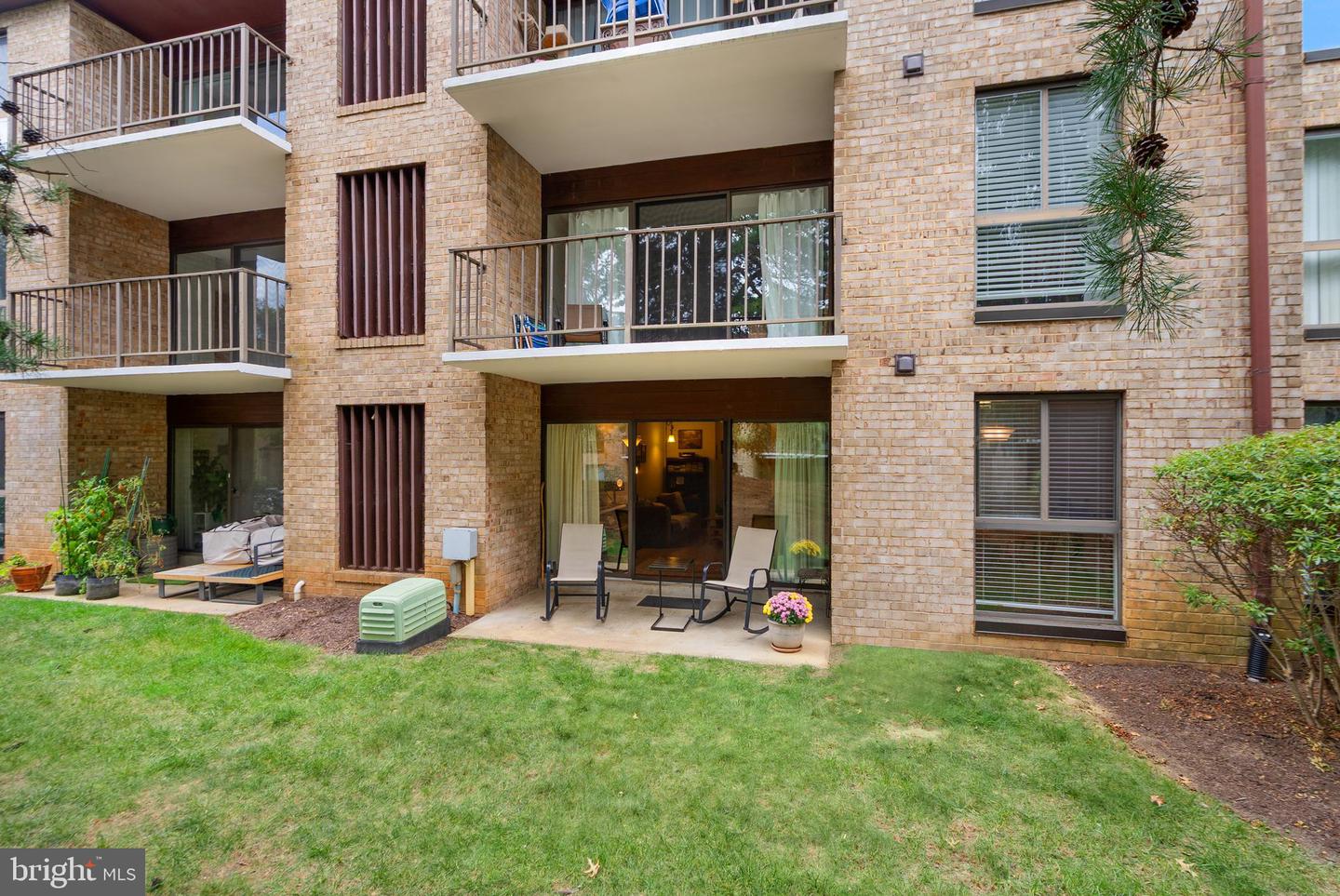 2042 ROYAL FERN CT #1B, RESTON, Virginia 20191, 2 Bedrooms Bedrooms, ,1 BathroomBathrooms,Residential,For sale,2042 ROYAL FERN CT #1B,VAFX2273432 MLS # VAFX2273432