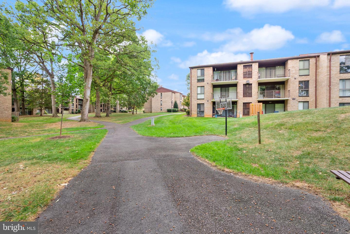 2042 ROYAL FERN CT #1B, RESTON, Virginia 20191, 2 Bedrooms Bedrooms, ,1 BathroomBathrooms,Residential,For sale,2042 ROYAL FERN CT #1B,VAFX2273432 MLS # VAFX2273432